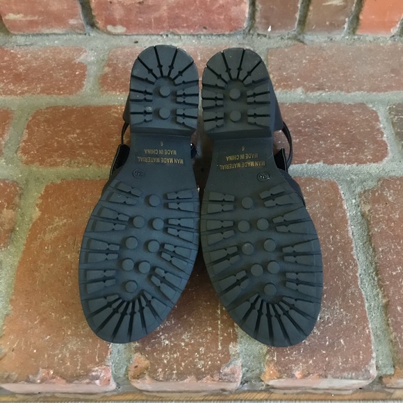 Black cut out sides block heel vegan booties✨ - Picture 8 of 8